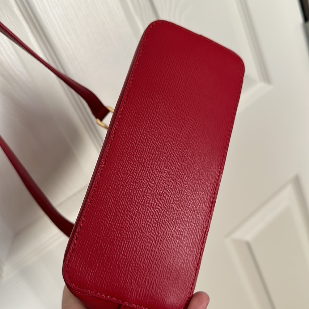 Beautiful Ralph Lauren Red Crossbody Handbag with Dust Bag - Picture 6 of 6